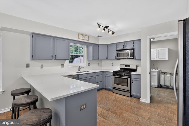 999 KENSINGTON DR, Eastampton, NJ 08060