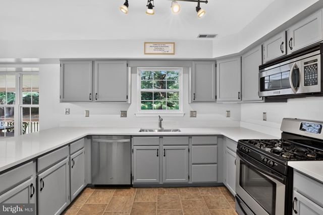 999 KENSINGTON DR, Eastampton, NJ 08060