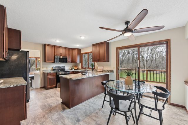 5831 Fawn Trail Circle, Woodbury, MN 55129