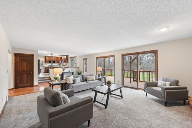 5831 Fawn Trail Circle, Woodbury, MN 55129