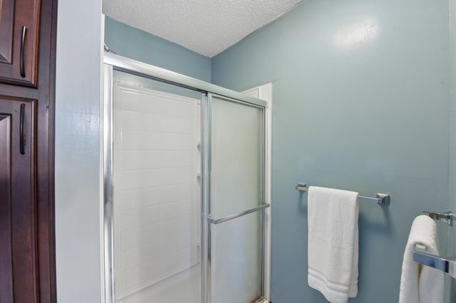 5831 Fawn Trail Circle, Woodbury, MN 55129