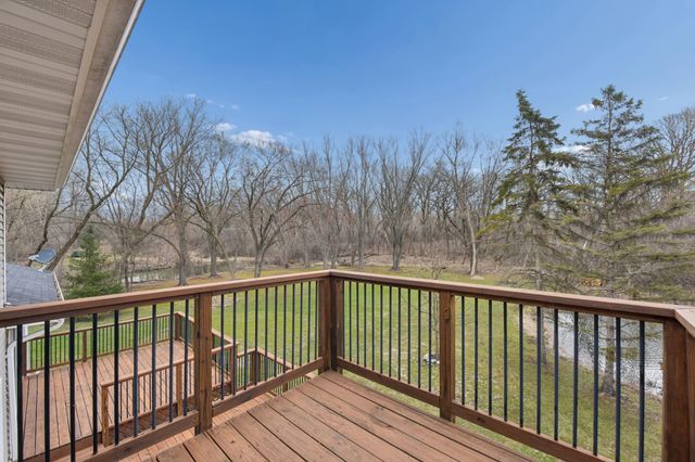 5831 Fawn Trail Circle, Woodbury, MN 55129