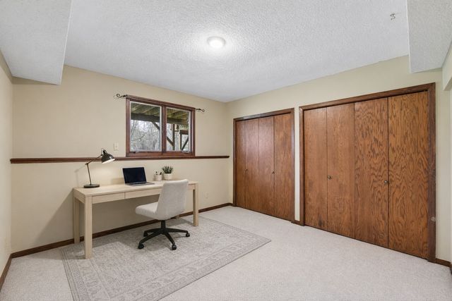 5831 Fawn Trail Circle, Woodbury, MN 55129