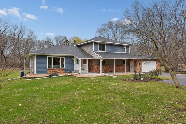 5831 Fawn Trail Circle, Woodbury, MN 55129