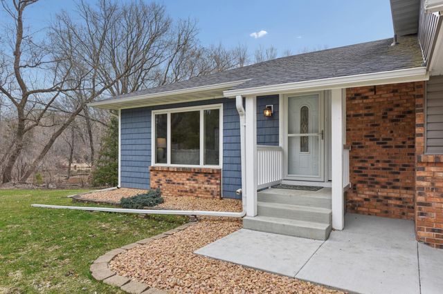 5831 Fawn Trail Circle, Woodbury, MN 55129