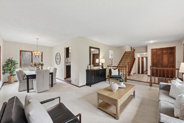 5831 Fawn Trail Circle, Woodbury, MN 55129