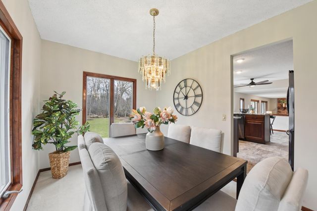 5831 Fawn Trail Circle, Woodbury, MN 55129