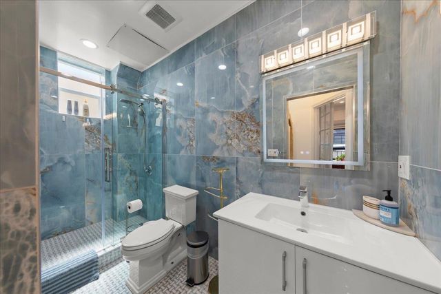 1176 Laurel Street, San Carlos, CA 94070
