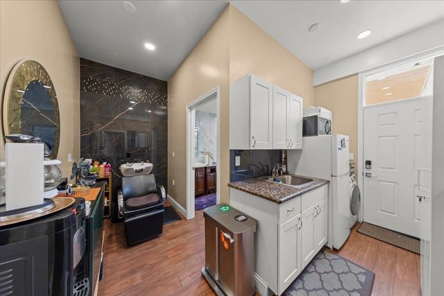 1176 Laurel Street, San Carlos, CA 94070