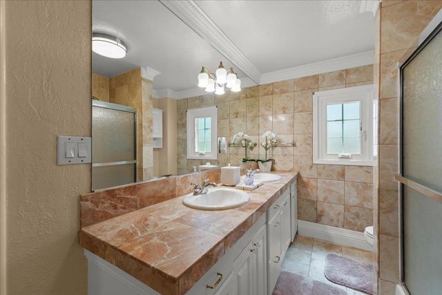 1176 Laurel Street, San Carlos, CA 94070