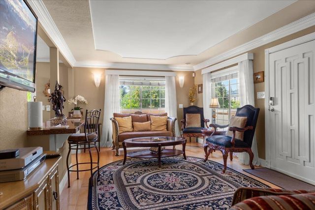 1176 Laurel Street, San Carlos, CA 94070