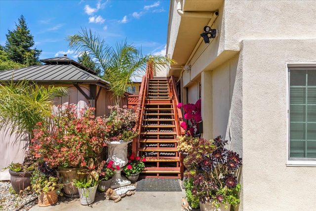 1176 Laurel Street, San Carlos, CA 94070