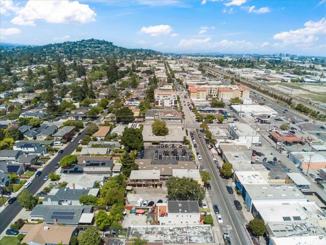 1176 Laurel Street, San Carlos, CA 94070