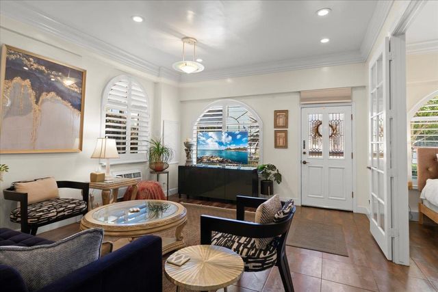 1176 Laurel Street, San Carlos, CA 94070