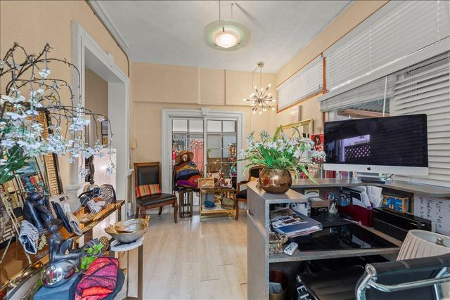 1176 Laurel Street, San Carlos, CA 94070