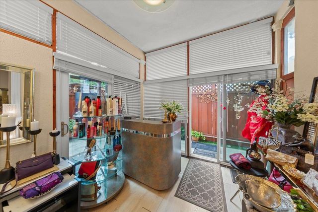 1176 Laurel Street, San Carlos, CA 94070