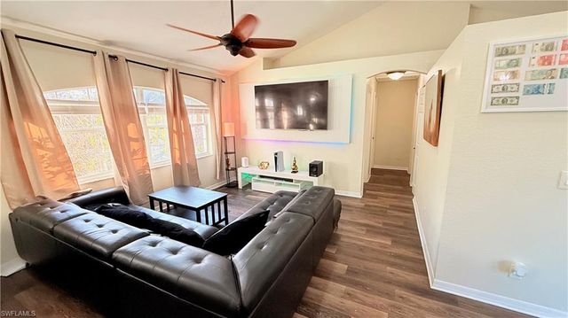 3621 24th AVE NE, Naples, FL 34120