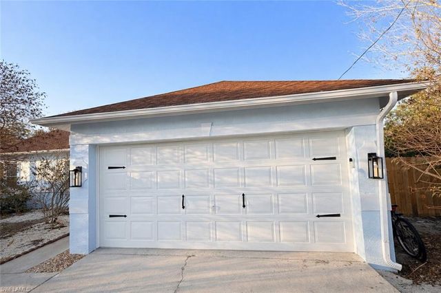 3621 24th AVE NE, Naples, FL 34120