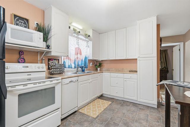 624 40th Street NE, Cedar Rapids, IA 52403