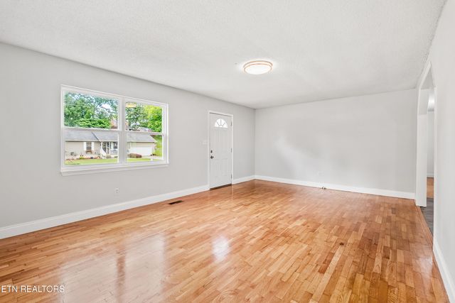 224 Meadow Lane, Sweetwater, TN 37874