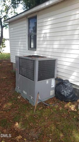 206 S Ethel Street, Selma, NC 27576