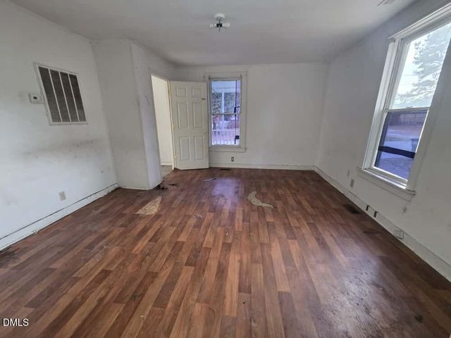 206 S Ethel Street, Selma, NC 27576