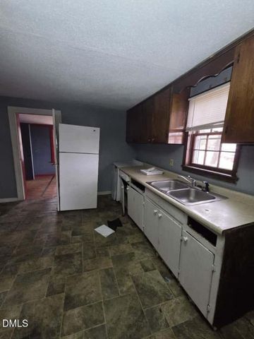 206 S Ethel Street, Selma, NC 27576