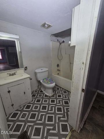 206 S Ethel Street, Selma, NC 27576