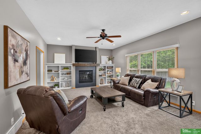 17831 Washington Circle, Omaha, NE 68135