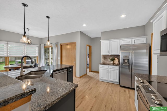 17831 Washington Circle, Omaha, NE 68135
