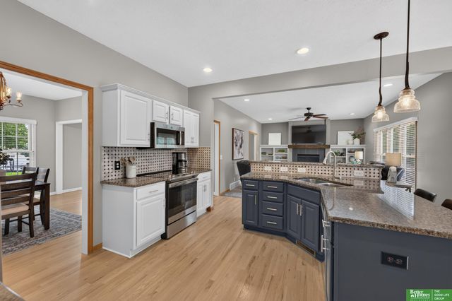 17831 Washington Circle, Omaha, NE 68135