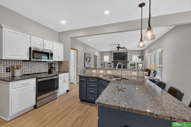 17831 Washington Circle, Omaha, NE 68135