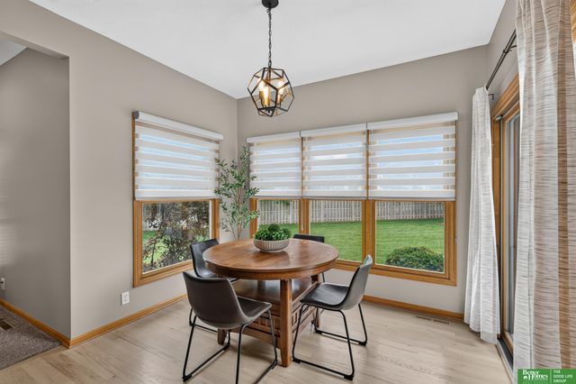 17831 Washington Circle, Omaha, NE 68135