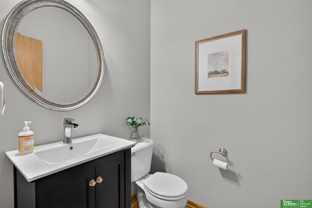 17831 Washington Circle, Omaha, NE 68135