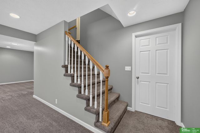 17831 Washington Circle, Omaha, NE 68135