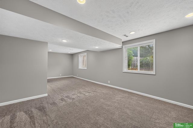 17831 Washington Circle, Omaha, NE 68135