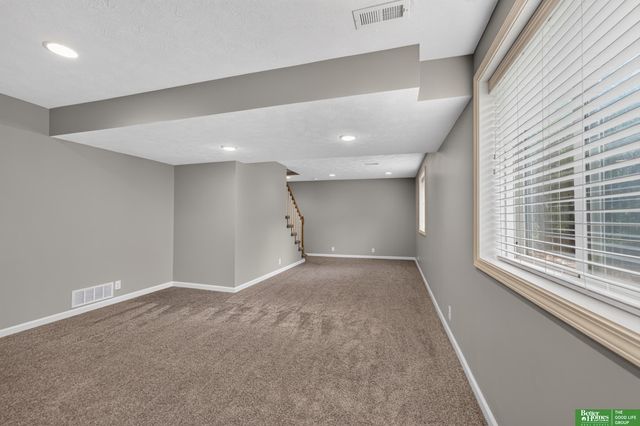 17831 Washington Circle, Omaha, NE 68135