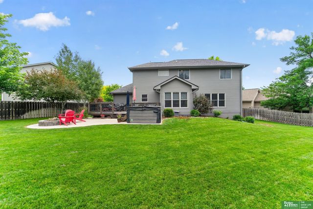 17831 Washington Circle, Omaha, NE 68135