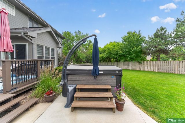 17831 Washington Circle, Omaha, NE 68135