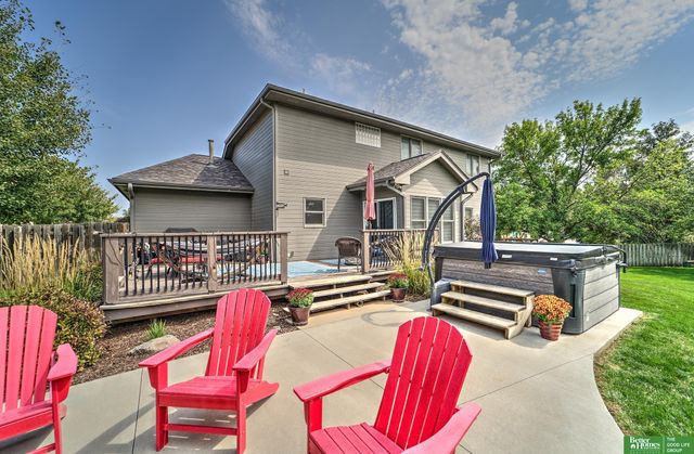 17831 Washington Circle, Omaha, NE 68135