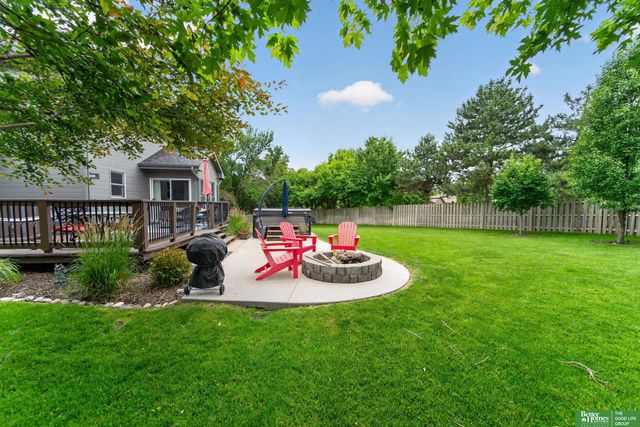 17831 Washington Circle, Omaha, NE 68135