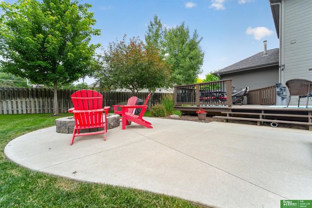 17831 Washington Circle, Omaha, NE 68135