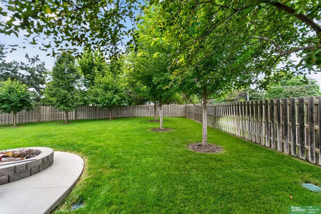 17831 Washington Circle, Omaha, NE 68135
