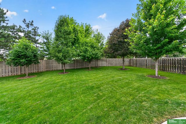 17831 Washington Circle, Omaha, NE 68135