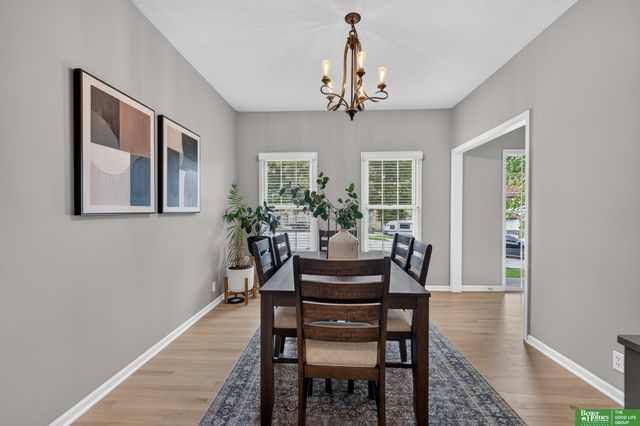17831 Washington Circle, Omaha, NE 68135