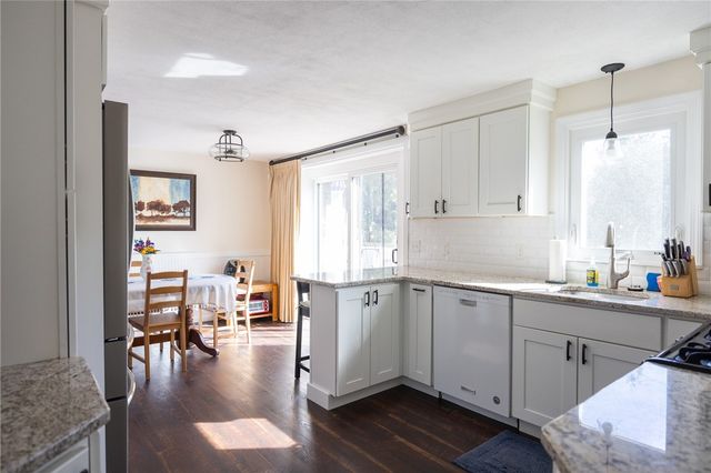 40 Walker Road, Warwick, RI 02889