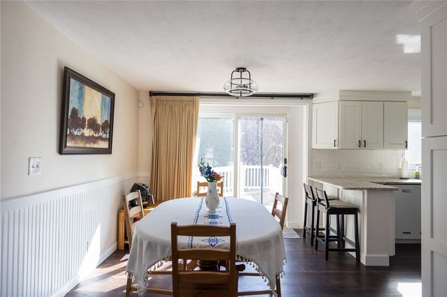 40 Walker Road, Warwick, RI 02889