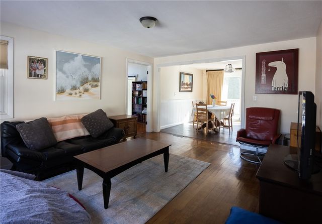 40 Walker Road, Warwick, RI 02889