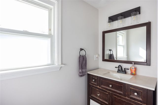 40 Walker Road, Warwick, RI 02889