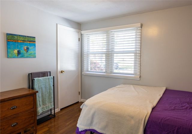 40 Walker Road, Warwick, RI 02889